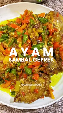 Resep ayam sambal geprek Bahan : 500g ayam 10 siung bawang putih 50g cabe rawit ijo 50g cabe rawit merah Bumbu ungkep ayam : 6 siung bawang putih 1 ruas kunyit  1/2 ruas jahe 1 batang serai di geprek 2 ruas lengkuas di geprek 2 lembar daun salam 2 lembar daun jeruk 📝CARA MEMBUAT SIMAK DI VIDEO NYA YA #ayamgoreng #ayamsambal #ayamgeprek #masakanindonesia #menuharian #menurumahan #menusederhana #menuseharihari #idemenu #idemenuharian #idemenumasakan #idemenuseharihari #masakanrumah #menuharian  #resepsimpel #resepsederhana #resepmudah #resepmasakan #fypage #videoviral #videot 