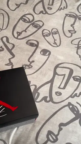 Unboxing the Jordan Retro 4 “Black Cat”🖤 #jordanretro4 #sneakers #unboxing #dayinmylife