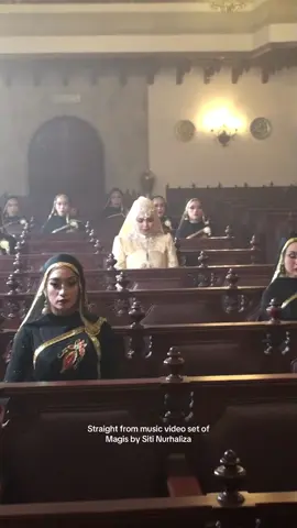 Shooting di International Institute ISLAMIC Thought and Civilization (ISTAC)  Dari set music video Magis by Siti Nurhaliza 🎥 #magis #sitinurhaliza #musicvideo #shallowmalaysiandiruangancomment