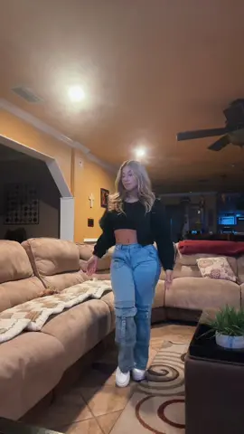 My work out after stuffing my face with tacos🌮 #tacotuesday #myfav #outfitcheck #dancechallenge #iykyk #throwback #fypシ #mexicanfood #cantbreathe #tacotuesdaytiktok 