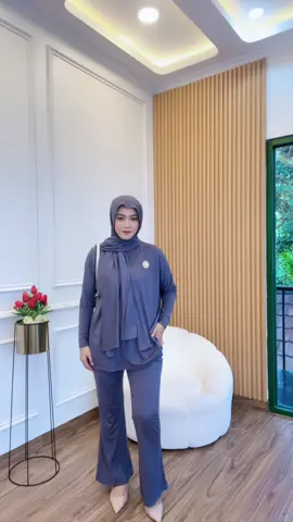 Duh kapan lagi ada One Set  sebagus ini, sudah dpet pashmina, Blouse dan celana dg bahan yg super nyaman  dan ademmm. Super Kece n Fashionable 😍😎 🌸 Kode : Set Cel  3in1  Pashmina🌸 #oneset #OOTD #viral #fyp #gayaditiktok 