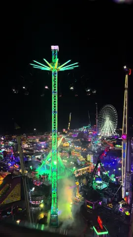 views like this >> #funfair #hullfair #carnival #aestheticvideos #night 