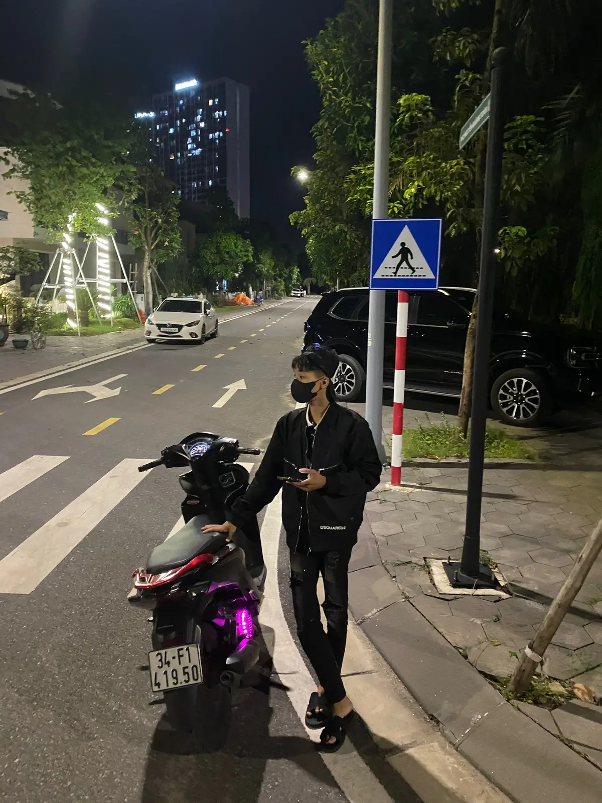 “错过一次，就再也见不到了”. Người bán cho ta cảm giác an toàn, ta hứa trả người một đời bình an ! #bethann_2004 