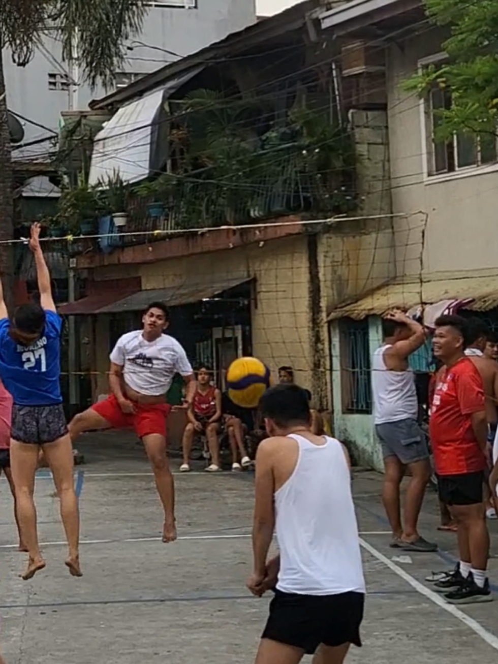 Paatras na sana e,kaso ambilis ng palo!🫣🏐💪🔥 #volleyball #foryoupage #volleyballclub #viralvideochallenge #sakmalvolleyballclub #reelsfbviral #fypシ゚ #funnyvideo #funnyreels #funnymoments #reelsvideo #foryoupage #virals #highlights #everyone #sports  #volleyballplayer #volleyballtraining #Tatalon #volleyballislife 