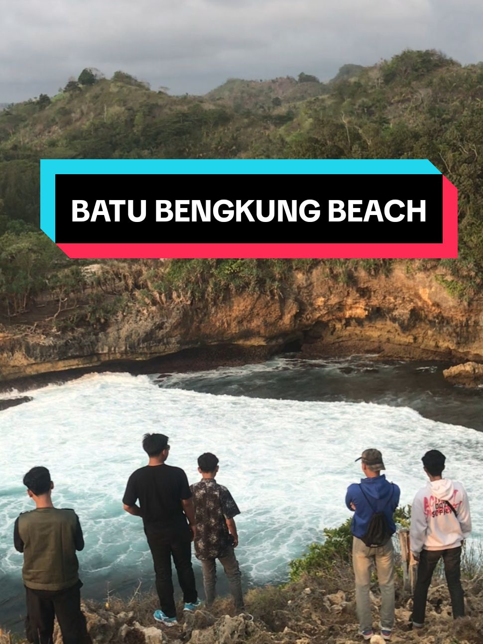 view yang kaga ada habisnya #pantaimalang #batubengkungbeach #beachview #fyp #fypシ゚viral #malanghits #wonderfulmalang #malang #malangselatan🥰fypdong #malangselatan