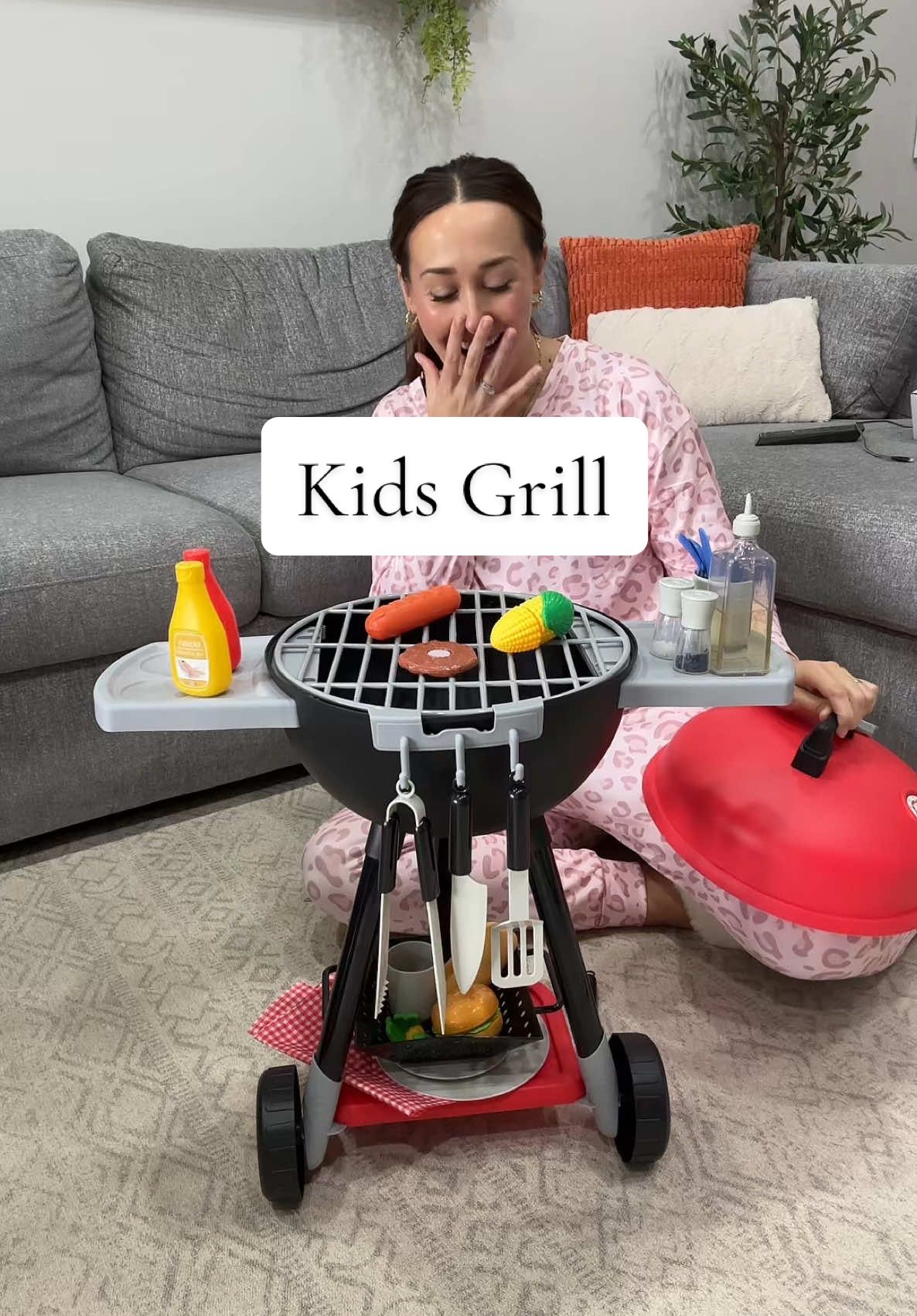 This is the cutest little grill toy! #giftforkids #kidstoy #kidsgrill #falldealsforyou #tiktokshopblackfriday #toy #ttsstarcreator #toysforkids #giftsforboys #giftidea