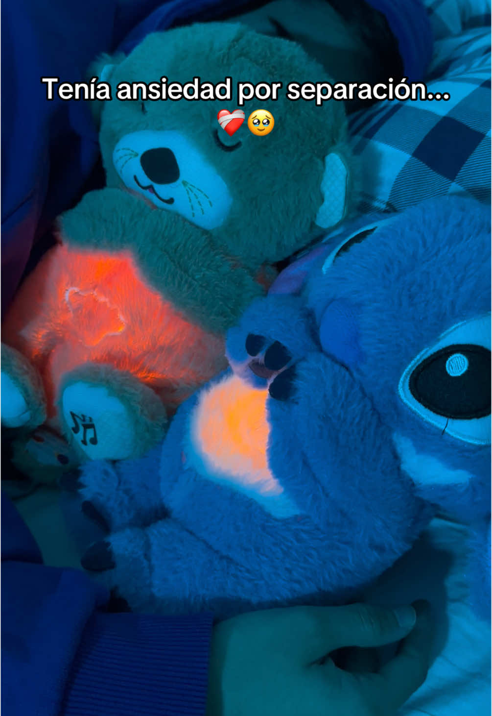 Ahora mi princesita duerme bien cuando yo no estoy y eso me hace muy feliz❤️‍🩹😭 #stitch #ansiedad #insomnio #liloystitch #liloystich #stich #stichquerespira #stitchquerespira #ansiedadseparacion #ataqueansiedad #ataquedeansiedad