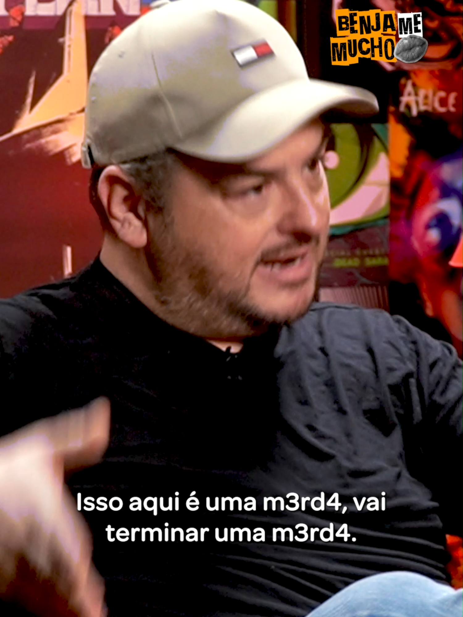 A REPÚBLICA PASSA PANO!   O @ricaperrone3 contou pro @benjaminbackoficial a perspectiva dele sobre o futuro do Brasil! Confere só o que ele disse!   Benja Me Mucho está disponível no YouTube e também nas plataformas de áudio Spotify, Deezer e Apple Podcasts.  🤘🤘🤘🤘🤘🤘   #benjamemucho #benja #resenha #futebol #ricaperrone #tiktokesportes