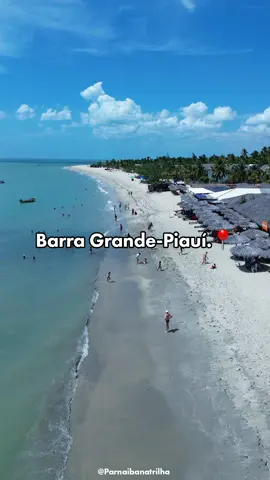 Esse mar de Barra Grande é um espetáculo, concordam? 💙 Esse registro foi feito no início da manhã, na deslumbrante praia de Barra Grande, localizada no litoral piauiense, no município de Cajueiro da Praia. Ela é uma das praias mais famosas e encantadoras do Piauí. Difícil não se apaixonar por esse paraíso, né? 🌴.