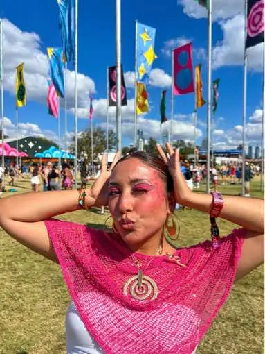 Last minute inspo for anyone going to ACL this weekend!! Kept it casual and focused on my makeup and jewelry, thank yall for helping me pick out my outfits this year!! 🙂‍↕️🫶 #acl #aclfestival #austincitylimits #festival #festivaloutfit #outfitinspo #fashiontiktok 