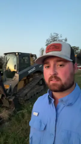 40 ton haul truck can do some work#heavyequipment #caterpillar #dozer #bluecollar #deere #skidsteer 