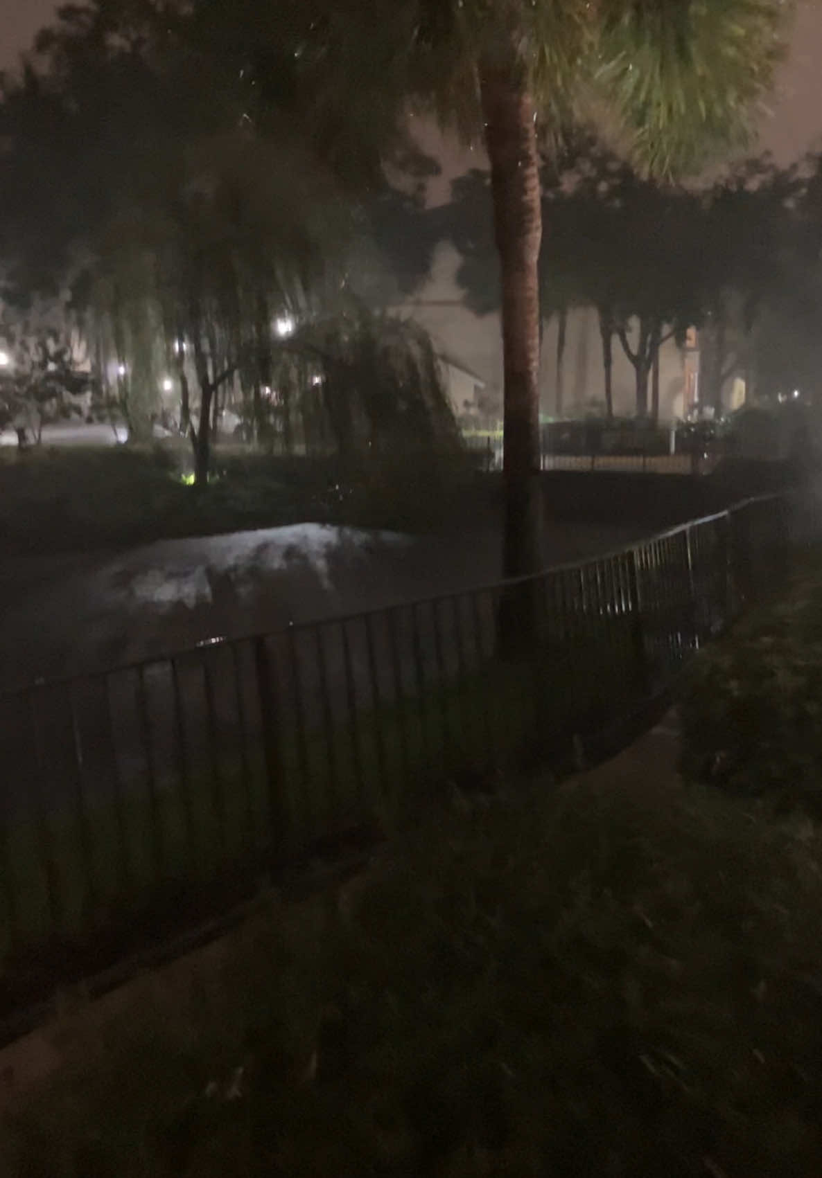 This video is from my dad who is orlando around 8:30-9pm on Wednesday #florida #orlando #hurricane #milton #hurricanemilton 