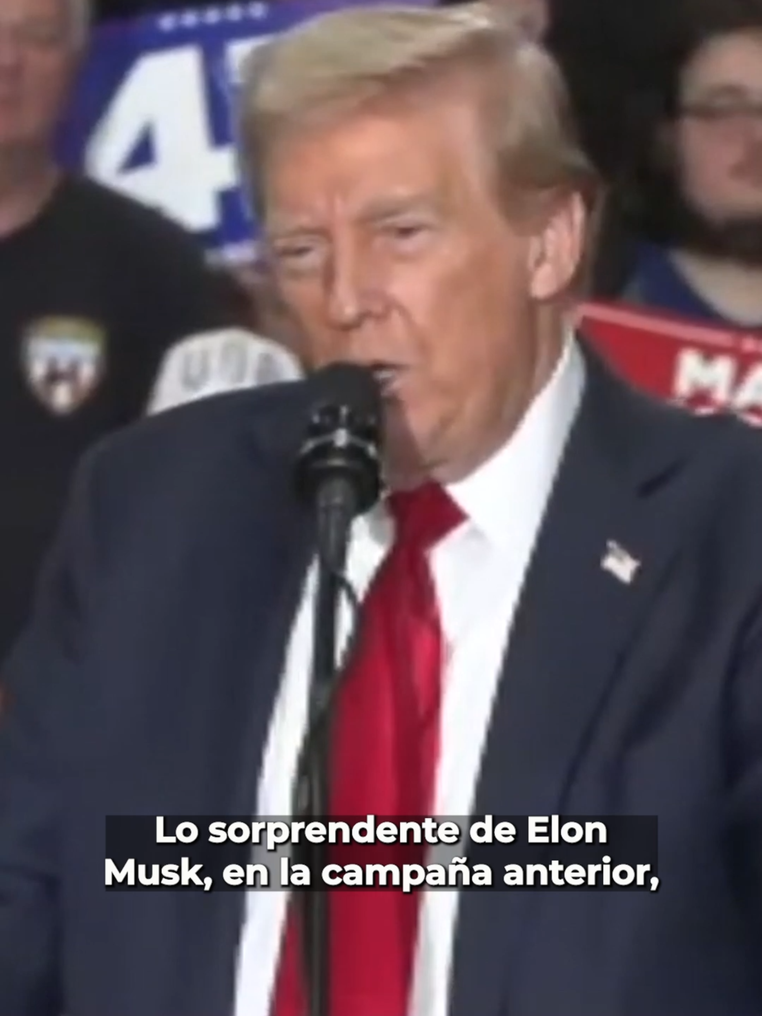 Elon Musk sorprendió a todos, no dejaba de saltar de la felicidad con su gorra negra de MAGA: Donald Trump. #Latinus #InformaciónParaTi