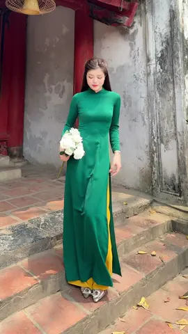Áo dài xanh lá đậm lụa mỹ #aodai #aodaiyenhai 