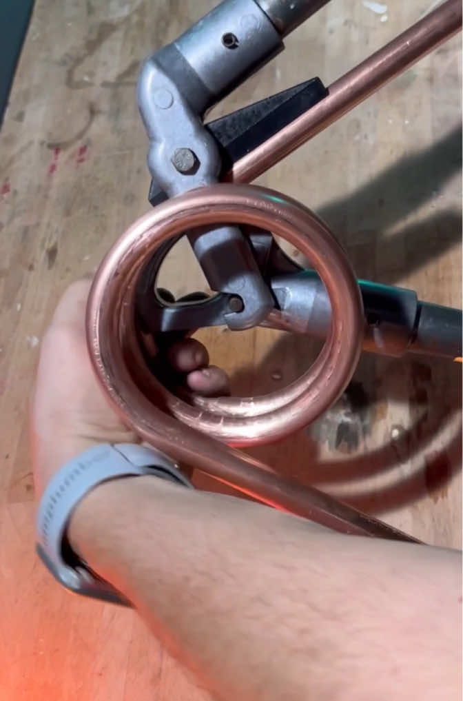 Pipe bending a new filling loop in copper! #asmr #asmrsounds #learn #foryou #mmplumber #viral #plumbing #toolbag #pipes #tools #cleancopper #plumbertools #pressfit #soldering #copper #handtools #work #DIY #howto #plumber 