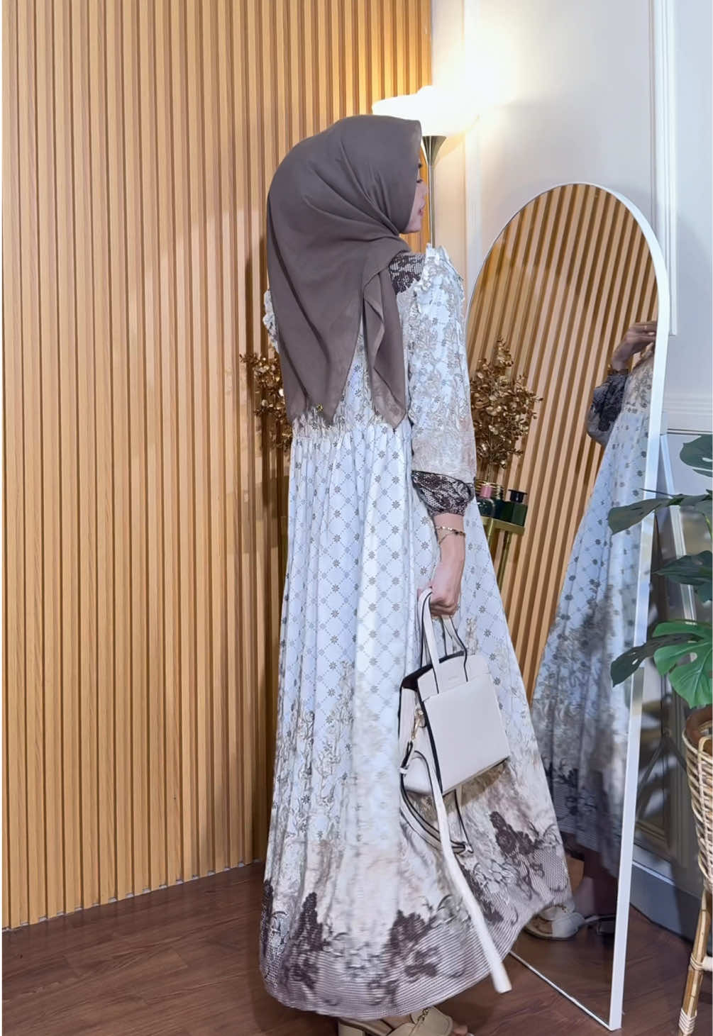 Ternyata ada midi dress murah tapi best bgt kualitasnya 🛒🔥#fypシ゚viral #outfitideas #viraltiktok 