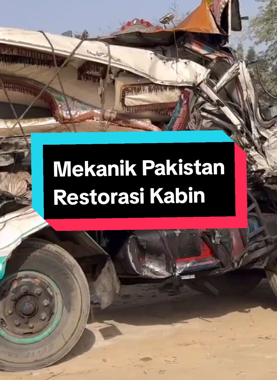 Lihatlah keajaiban tangan-tangan terampil para mekanik Pakistan dalam merestorasi kabin truk yang hancur. Dengan kekuatan dan keahlian luar biasa, mereka berhasil memindahkan dan memperbaiki bangkai truk kontainer ini, bahkan di area berpasir dan menanjak. Proses restorasi yang penuh tantangan ini melibatkan pemisahan bagian-bagian truk dengan hati-hati, penggunaan teknik PNP (Paksa and Paksa), dan ketelitian dalam setiap langkah perbaikan. Hasil akhirnya sungguh luar biasa, truk yang tadinya hancur kini tampak seperti baru keluar dari pabrik. Saksikan proses menakjubkan ini dan apresiasi kerja keras mereka!   #MekanikPakistan #RestorasiTruk #KeahlianTinggi #ProsesRestorasi #TrukKontainer #TeknikPNP #KerjasamaTim #HasilLuarBiasa #TrukBaru #KeajaibanRestorasi #CapCut 