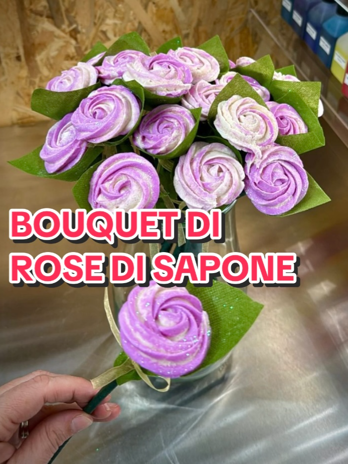 Ho provato a realizzare il bouqet di rose di sapone come avevo fatto tempo fa, se avete qualche consiglio da darmi li accetto volentieri 😊 #bouquetrose #sapone #benedettarossi #fattoincasadabenedetta