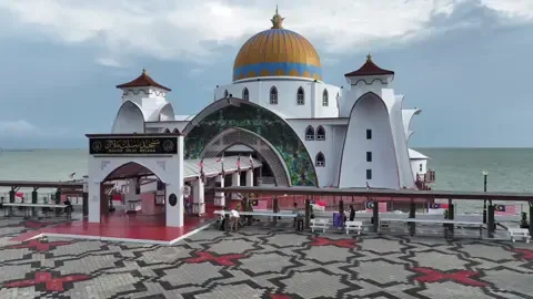 📍 Masjid Selat Melaka, Malaysia 🇲🇾🌊 🕌 This mosque sits on a man-made island and looks like it’s floating during high tide!  #MasjidSelatMelaka #Malacca #Malaysia #DroneFootage #ExploreMalaysia #VisitMalacca #FloatingMosque #AerialViews #BeautifulDestinations #IslamicArchitecture #TravelMalaysia #DiscoverMalaysia #ThingsToDoMalacca  #Melaka  #muslimtiktok 