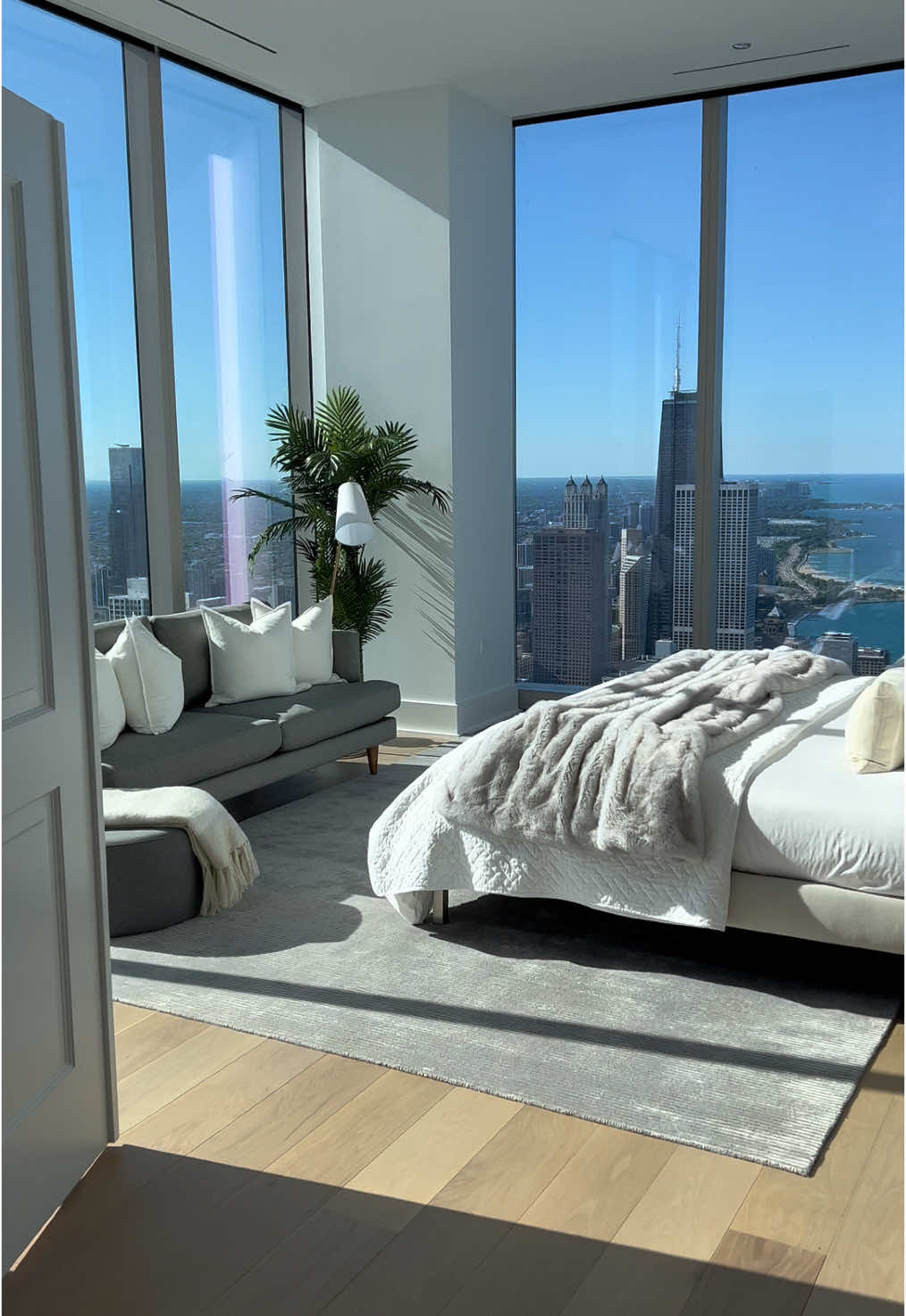 Life is this. I like this… ☁️  #fyp#view#realestate#chicago#illinois#milliondollarlisting 