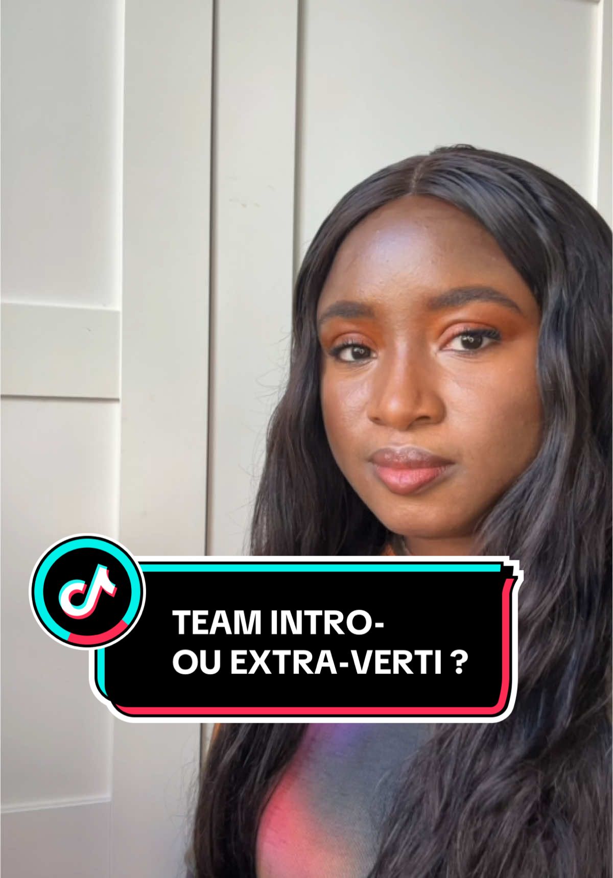 Introverti ou extraverti ? De toute façon que tu sois plus réservé ou ultra sociable, chacun a sa place et joue un rôle essentiel dans le monde de l’entreprise.  Alors, de quel côté es-tu ? #introverti #extraverti #entreprise #developpementpersonnel #france 