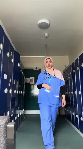 Oversized XL scrubs >> #doctor #scrubs #medicine #fy1 #residentdoctor #medic #OOTD #medicalschool #pink #fyp 