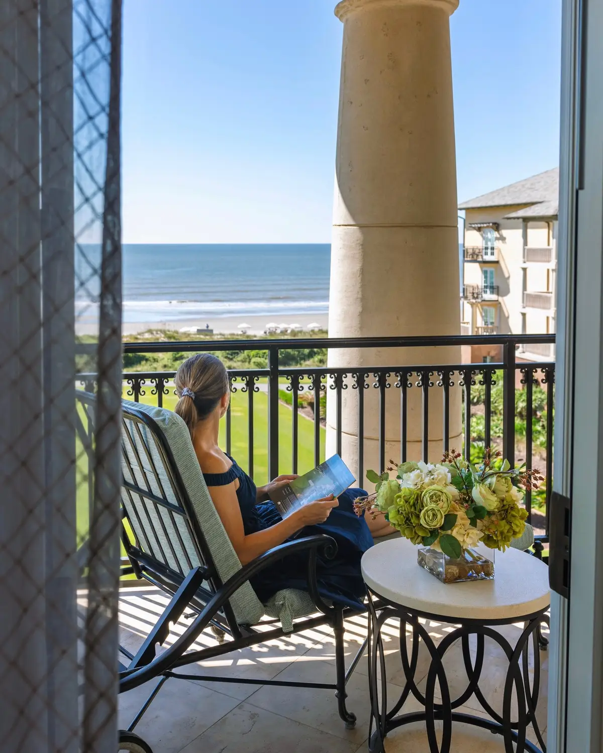 Kiawah Island is a true paradise! 🌴🐢🌊 This is gorgeous Kiawah Island Golf Resort, a member of Preferred Hotels Legend Collection 💙[AD] Here are all the amazing things you can do here: * Kiawah Island has over 10 miles of beautiful beaches, ideal for relaxing, shelling, or taking dreamy sunrise and sunset pictures. * The island is home to a variety of wildlife, including dolphins, sea turtles, and hundreds of bird species, making it a great spot for nature photography and eco-tours. * There are 30 miles of paved biking trails to explore the island's natural beauty, forests, and marshlands in a serene, eco-friendly way. * The resort has exceptional oceanfront golf courses with ocean views, world-class tennis courts, and offers kayaking and paddleboarding tours. * The Sanctuary has an amazing spa and restaurants. In fact, it is one of only 15 hotels in the U.S. to hold both Forbes Five-Star and AAA Five-Diamond ratings: for its incredible hotel, spa, and The Ocean Room restaurant. * The Sanctuary has stunning interior design, blending Southern elegance with modern luxury, with high ceilings, grand chandeliers, beautiful rooms with coastal-inspired decor, and unique murals that show the natural beauty of the island. * Don’t forget to walk around the colorful streets of Charleston, which is just 45 minutes away! My last picture is from its iconic Cypress Gardens. Can you name the movie it was featured in? Thank you to @preferredhotels and @KiawahResort for inviting me and the warm welcome 🥰 Have you been to South Carolina? #ThePreferredLife #TheLegendCollection   #KiawahIslandGolfResort . . #visittheusa #travelusa Most beautiful hotels in the US, best resorts in the US, what to do in Lowcountry, where to stay in South Carolina 