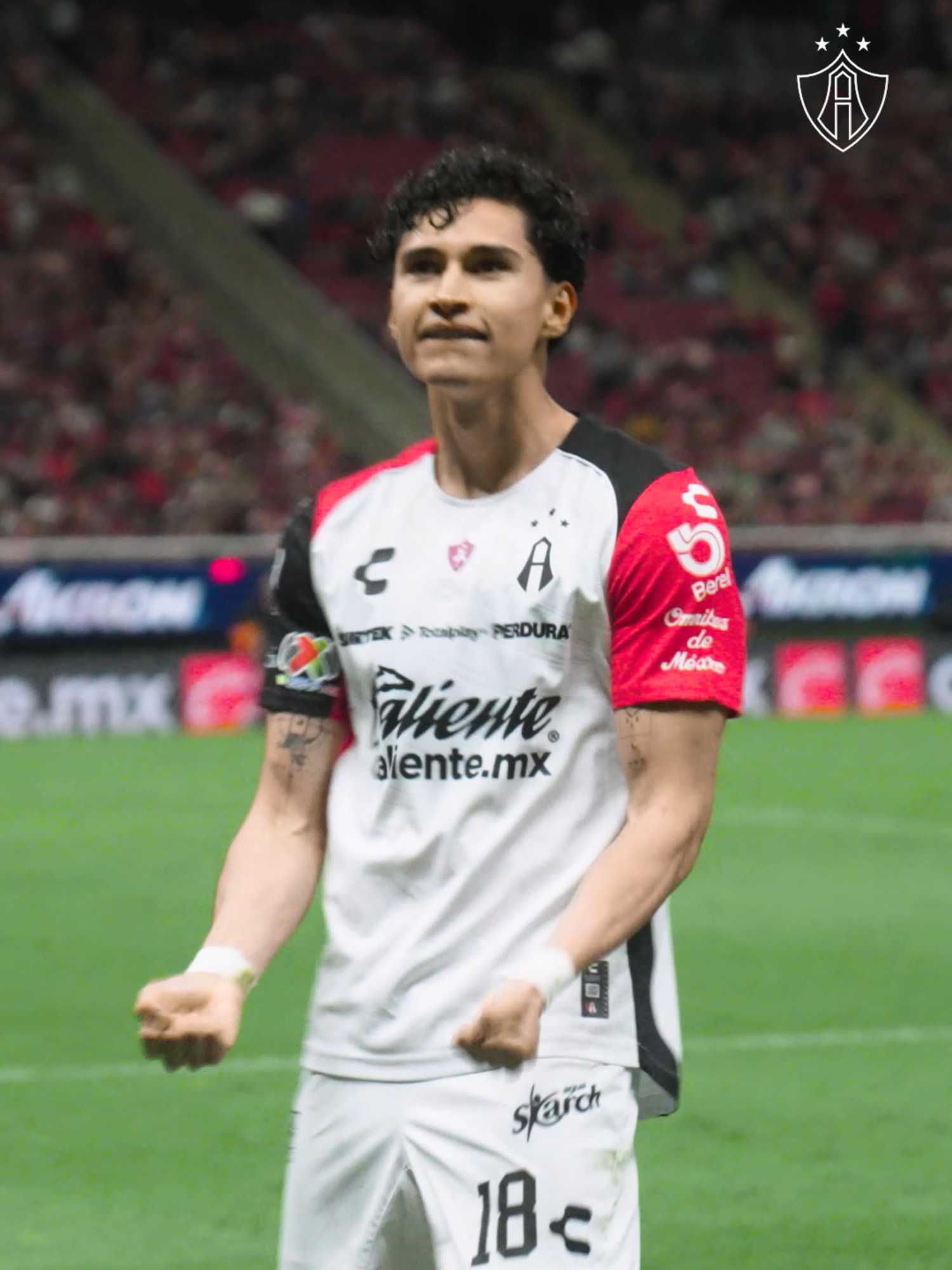 La jugada, la asistencia, la definición 😮‍💨🤩Así vivimos el segundo gol anotado por Jeremy Márquez en el Clásico Tapatío 🔴⚫️ #NoSeExplicaSeSiente