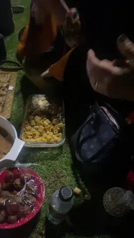 جمعت بنات باالحديقه 👏🏻👏🏻👏🏻