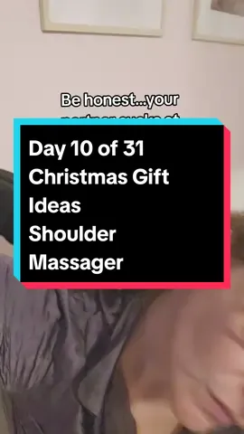 Day 10 of 31 Christmas Gift Ideas This shoulder massager is so great at relieving tension. #FallDealsForYou  #TikTokShopBlackFriday  #TikTokShopCyberMonday  #SeasonalEssentials  #TikTokShopHolidayHaul  #cozycountdown  #techrecs 