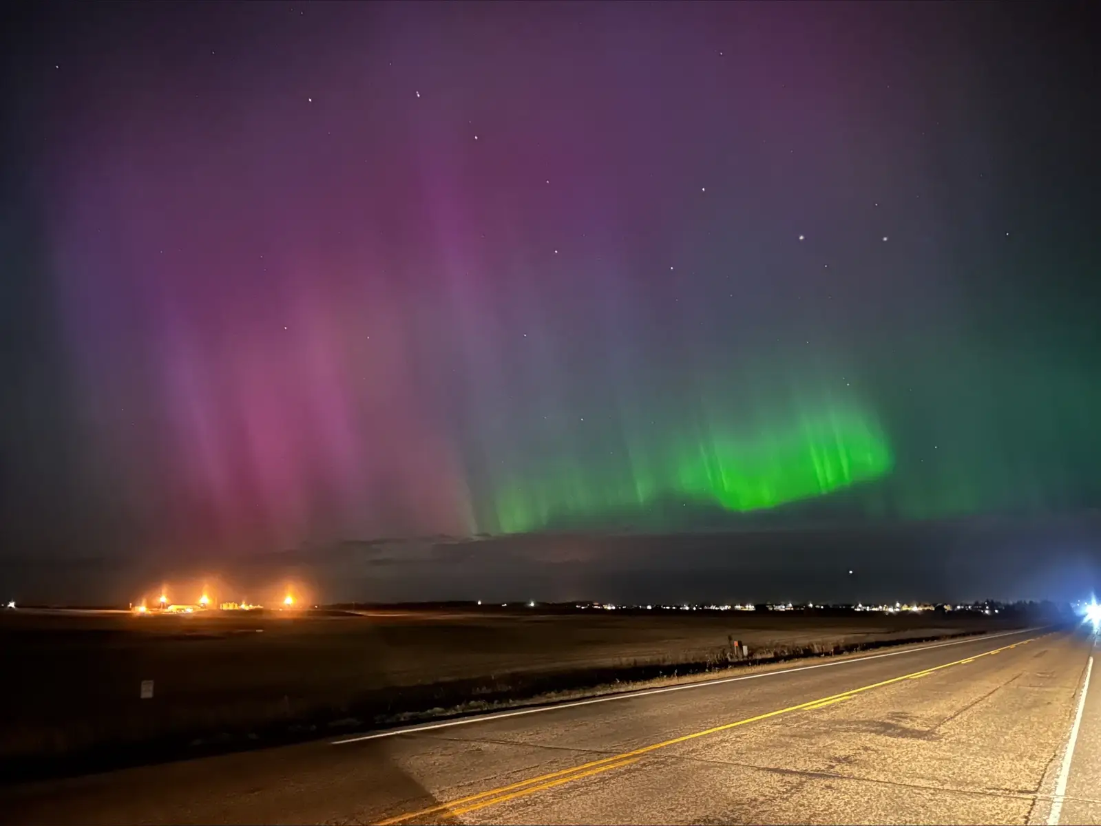 The light show did not disappoint tonight! Look at those colours!!🤩 I will forever be amazed seeing the northern lights! #northernlights #auroraborealis #alberta #oct10  #albertanorthernlights 