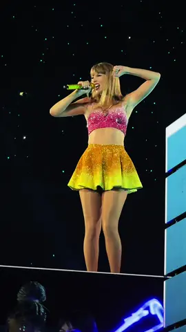 #LondonN8 #blankspace #1989tv #taylorswift #erastour #taylornation #swifttok #swiftie #taylorsversion 