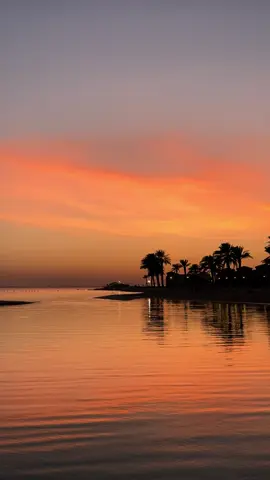#damam #beach #saudiarabia🇸🇦 #nature #travelgram #surf #sunset #photography #photomagic #bestpicture #summervibes #sky #horizon #islandlife 