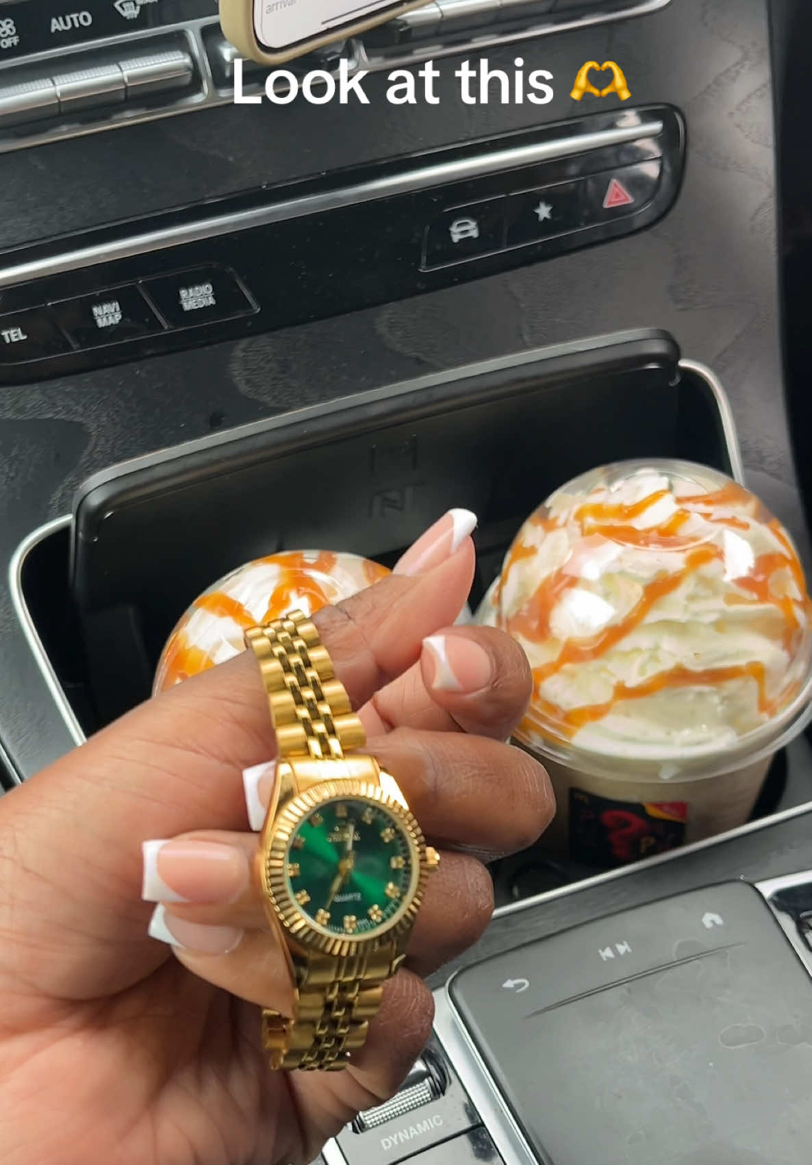 Happy Friday! We’ve just restocked the Emerald Lady Amal Watch 🐊 #tokksie #womenswatch #jewelrybusiness 