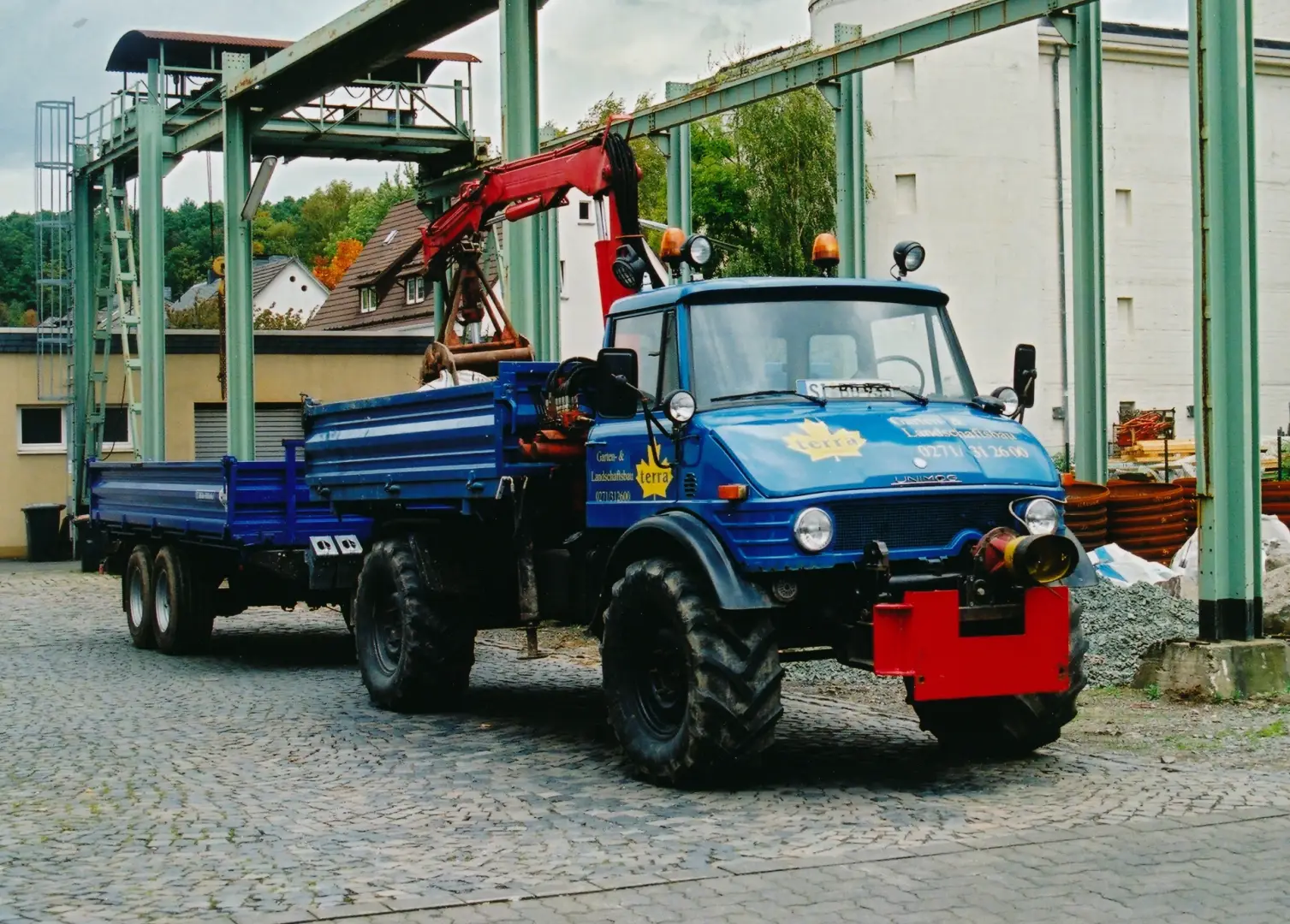 🔥Mercedes-Benz Unimog U 416 2 verschiedene Unimog U 416 Der U 416 hatte den 352er Mercedes 6 Zylinder Motor verbaut. Auf Wunsch mit 100 bzw. 110 PS. 🔥Mercedes-Benz Unimog U 416 2 different Unimog U 416 The U 416 had the 352 Mercedes 6-cylinder engine installed. On request with 100 or 110 HP. ⌨️📷𝗠𝗶𝗰𝗵𝗲𝗹 𝗞𝗮𝗶𝘀𝗲𝗿 𝗕𝗶𝘁𝘁𝗲 𝗙𝗼𝗹𝗴𝗲𝗻▶️𝗶𝗻𝘀𝘁𝗮𝗴𝗿𝗮𝗺𝗰𝗼𝗺/𝗺𝗯𝘁𝗿𝗮𝗰_𝗽𝗮𝘀𝘀𝗶𝗼𝗻 𝘄𝘄𝘄.𝘂𝗻𝗶𝗺𝗼𝗴-𝗰𝗼𝗺𝗺𝘂𝗻𝗶𝘁𝘆.𝗱𝗲/𝗺𝗯𝘁𝗿𝗮𝗰 #mercedesbenz #mercedes #unimog #unimogcommunity #unimoglife #unimogclubgaggenau #unimogmuseum #unimogspecialtruck #unimogpower #daimlertrucks #offroad #4x4 #awd #offroadtruck