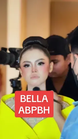 bella astillah by me for ABPBH , mesti ramai nak tau lipmatte ape kan? pegi serbu kat showcase beg kuning sy, code : BLOSSOM ☺️😍