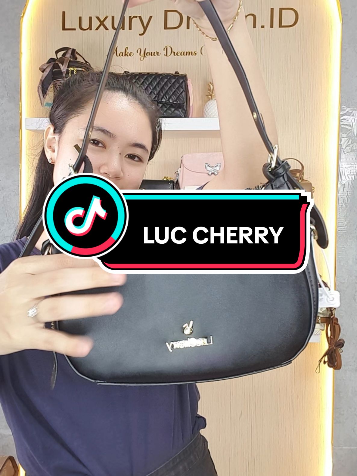 Luc cherry terbaruuu #tasperempuan #taspremium #taswanita #tasselempangwanita #tas #taskekinian #tasselempang #tasbersertifikat 