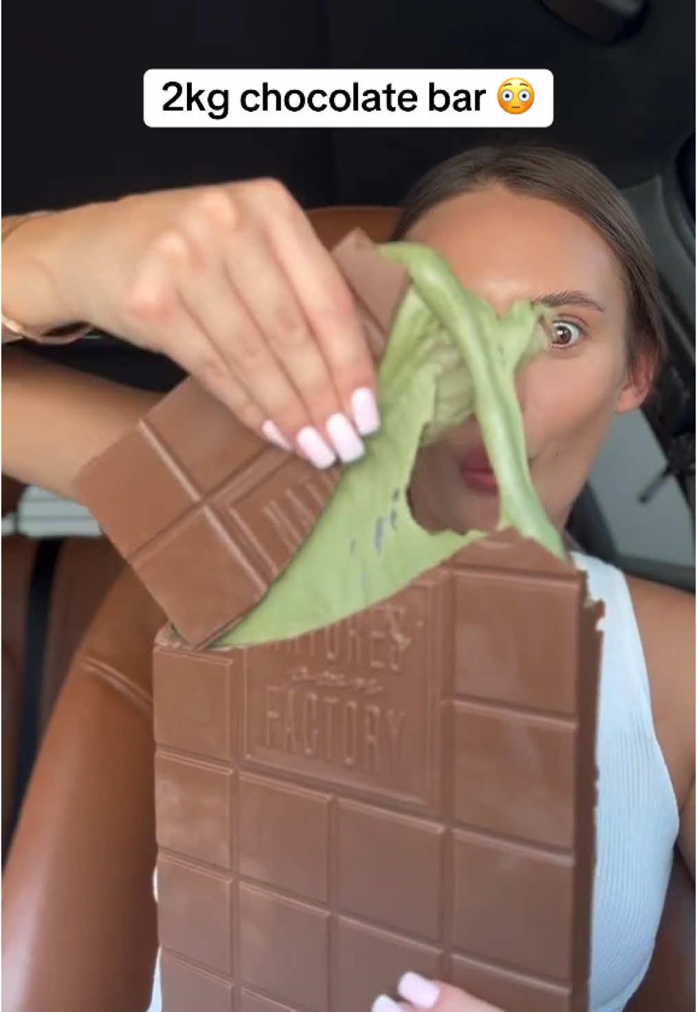 Cant lie i feel a bit sick 🤢 #chocolate #dubaichocolate #mukbang  📽️ @mariavehera257 