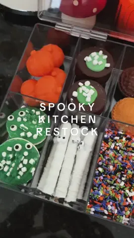 Random fall/spooky kitchen restock ☕️🎃🧽👻 #restock #restockasmr #asmr #asmrsounds #halloween #halloweenfood #food #snacks #hotchocolate #fallaesthetic #fallvibes #autumn #aesthetic #cozy #satisfying #cozyathome #amazonfavorites #amazon #fyp #fypシ 