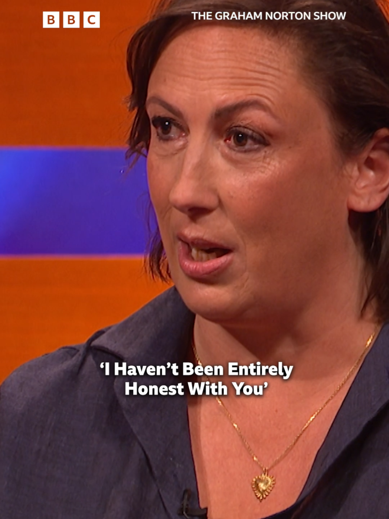 #mirandahart jokes that she should swap book titles with #borisjohnson 📕😂 #grahamnorton #thegrahamnortonshow