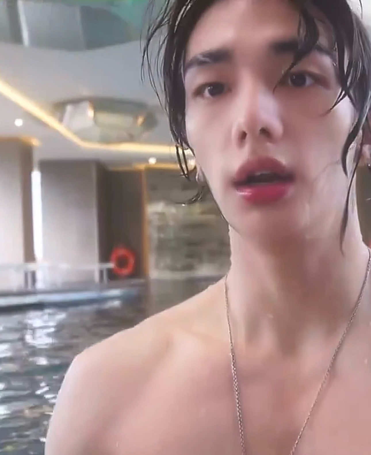 WOW 😍 @Stray Kids #kpopfyp #fypツ #스트레이키즈 #hyunjin #lovestay #hanussy #youtube #pool #skz #xybca #kpop