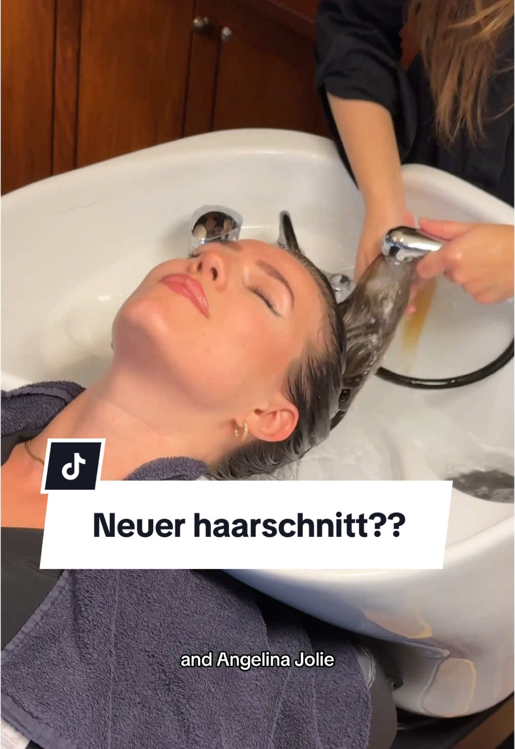 Ein Starfrisör schneidet meine haare! Wie gefällt euch das ergebnis? 🥰@Rossano Ferretti Official * werbung  #hairdresser #curlyhair #locken #lockenfriseur #friseurwien #curlyhairdresser 