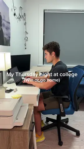 The heads were hot  #collegelife #softball #sports #collegesports #thursdaynight #nightinmylife #college 