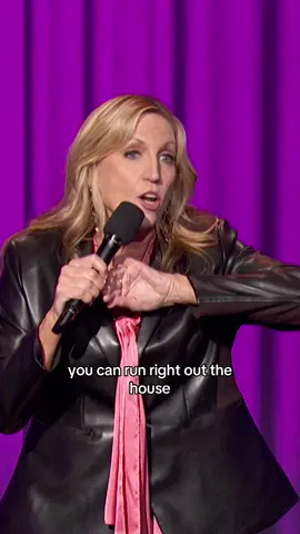 According to Laurie, B cups have an easier life than D cups 😂😂 #lauriekilmartin #comedy #standup #plasticsurgeon #motorboat 