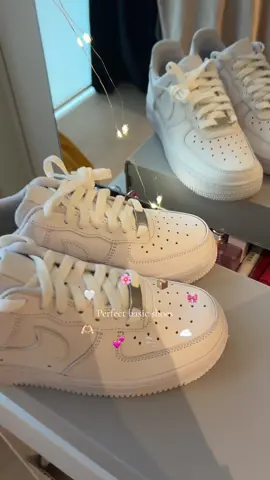 The perfect white shoes🫶🏻✨☁️ #nike #newshoes #shoes #shoeunboxing #unboxing #haul #whatigot #hauls #unboxingvideo #nikeair #nikeairforce1 #fy @Nike 
