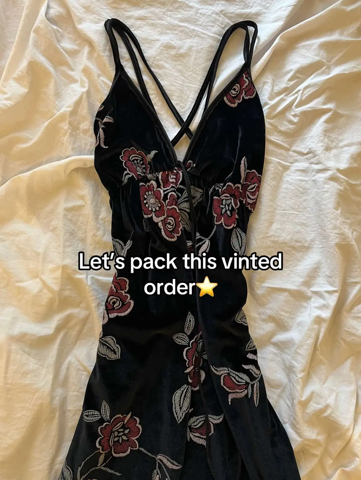 #vinted#vintedgreece#greece#resaling#secondhand#secondhandclothes#seller#dress#vintage#blackdress#thrifting#vintedapp#forryoupage#fypfyp#fyyyyp