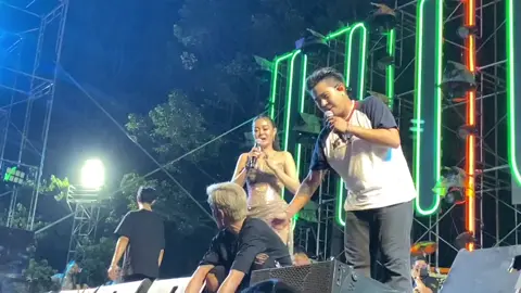 วิญญาณเข้าร่างแล้ว🤣🤣🤣ตอนดูโคตรตลกเลยลูก#ลําไยไหหองคํา #jrแดนซ์เซอร์ลําใย @รักเท่าที่ใจอยากจะรัก 