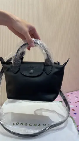 Longchamp Le Pliage [NEW] Xtra Extra Small Handbag 💯 💯% Original From Store Long Champ Color: Black   Size: 17cm x 14cm Baru Beli Belom Dipake Sama Sekali Belinya Di Official Store Long Champ Mau Tanya2 Bisa Langsung DM ya  #longchampleliage #prelovedlongchamp #tasbrandedmurah 