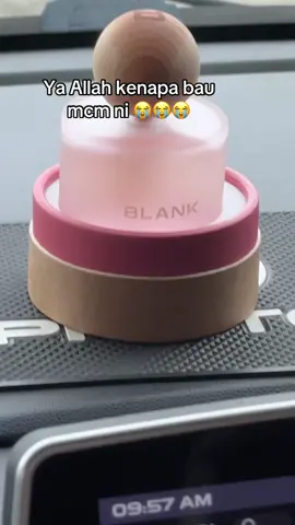 Yg da try bau terbaru tu tlg suggest mana lagi best summer paradise ke peach?! I nk beli!!!