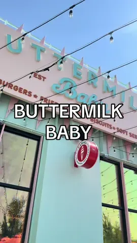 buttermilk baby located in mkt heights 🍨 the chicken sandwiches are thick! 🤌🏾 📍600 n. shepherd dr. suite 250 houston, tx 77007 #buttermilkbaby #buttermilkbabyhouston #houstonfood #houstonfoodie #houstonfoodspots #houstonheights #mktheights #resturantreview 